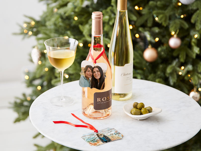 Holly Jolly Hosting Gift